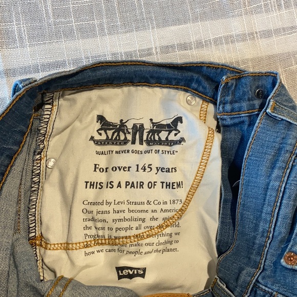 DONATED Levi Strauss & Co. 514 jeans - Picture 6 of 8